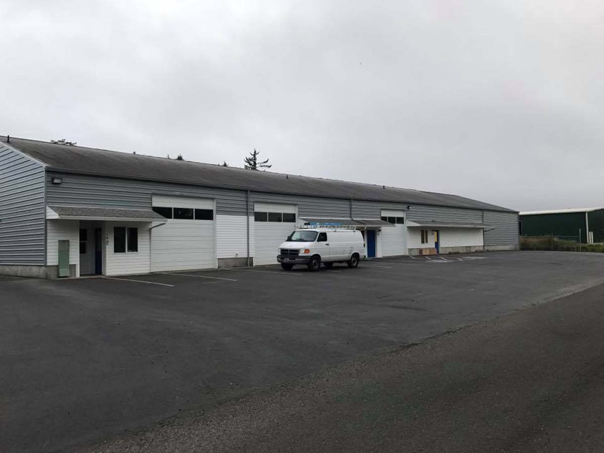 commercial exterior paint of warehouse in Salem Keizer Oregon