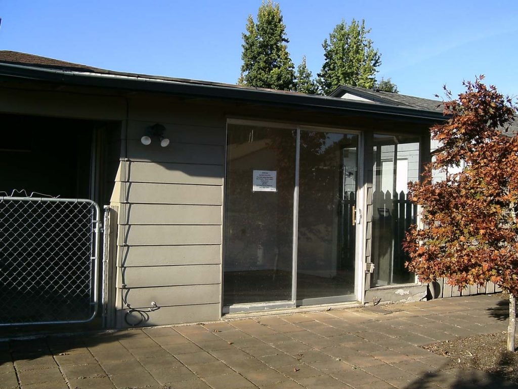 exterior painting of contemporary house in Salem Keizer Oregon